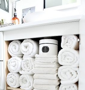 A Simple Guide to Decluttering your Bathroom Cupboards